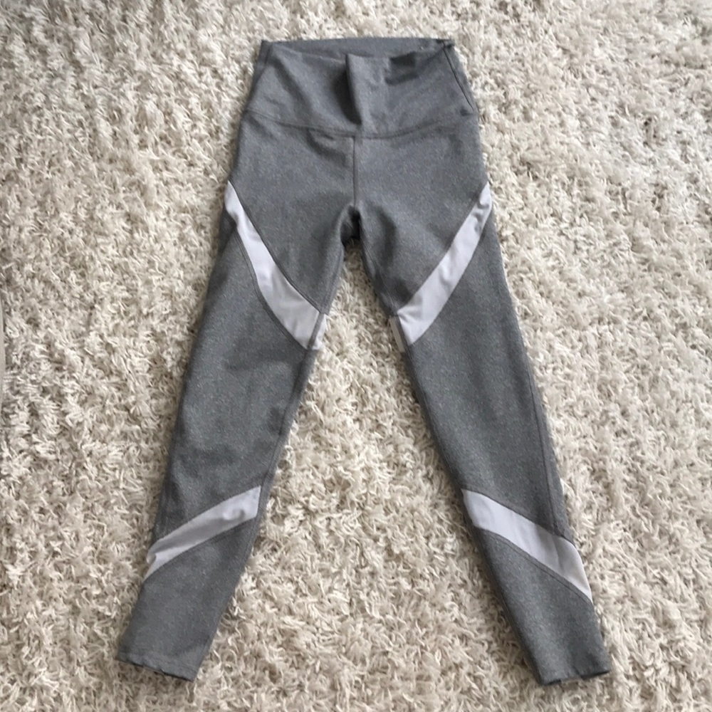 2/$30🤩 American eagle mesh panel leggings